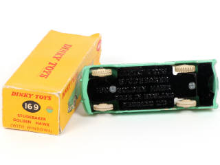 Lot 305 - DINKY TOYS (GB) (1)