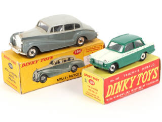 Lot 320 - DINKY TOYS (GB) (2)