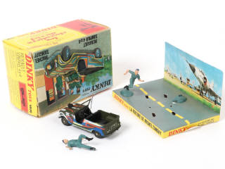 Lot 383 - DINKY TOYS (FRANCE) (1)