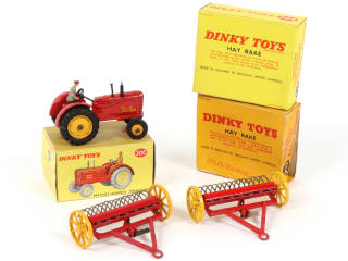 Lot 329 - DINKY TOYS (GB) (3)