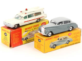 Lot 316 - DINKY TOYS (GB) (2)