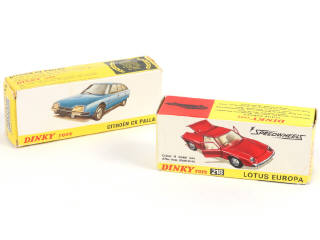 Lot 289 - DINKY TOYS (2)