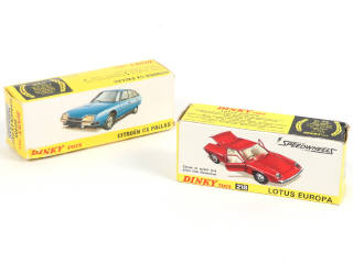 Lot 289 - DINKY TOYS (2)