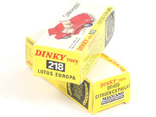 Lot 289 - DINKY TOYS (2)
