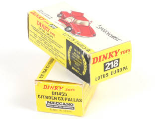 Lot 289 - DINKY TOYS (2)