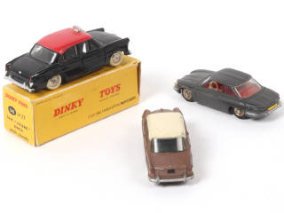 Lot 432 - DINKY TOYS (FRANCE) (3)