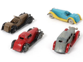 Lot 441 - DINKY TOYS (FRANCE) (4)