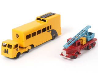 Lot 185 - BUDGIE MODELS (GB) (2)