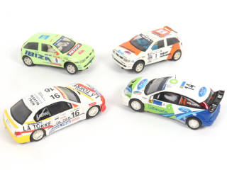 Lot 10 - SCALEXTRIC (GB) (4)