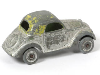 Lot 362 - DINKY TOYS (FRANCE) (1)