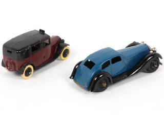 Lot 344 - DINKY TOYS (GB) (2)