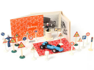 Lot 110 - DIVERS (20)