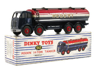 Lot 738 - DINKY TOYS (GB) (1)
