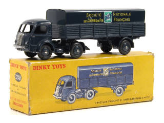 Lot 814 - DINKY TOYS (FRANCE) (1)