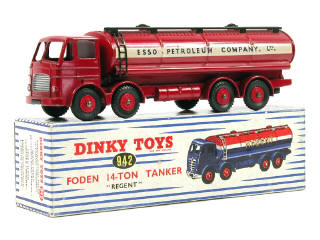 Lot 739 - DINKY TOYS GB (1)