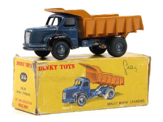 Lot 823 - DINKY TOYS FRANCE (1)