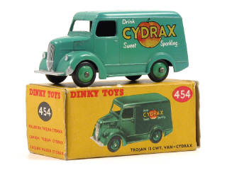 Lot 719 - DINKY TOYS GB (1)
