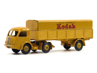 Lot 813 - DINKY TOYS FRANCE (1)