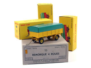 Lot 854 - DINKY TOYS FRANCE (4)