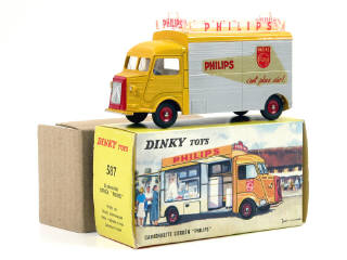 Lot 840 - DINKY TOYS FRANCE (1)