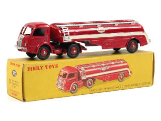 Lot 815 - DINKY TOYS (FRANCE) (1)