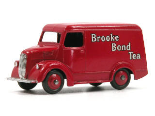 Lot 720 - DINKY TOYS GB (1)