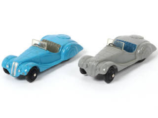 Lot 229 - DINKY TOYS (GB) (2)