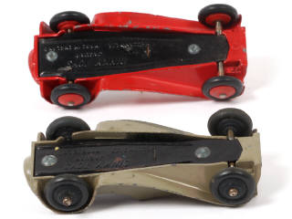 Lot 232 - DINKY TOYS (GB) (2)