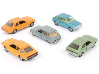 Lot 353 - DINKY TOYS (FRANCE) (5)
