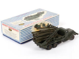 Lot 318 - DINKY TOYS (FRANCE) (1)