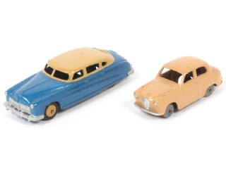 Lot 236 - DINKY TOYS (GB) (2)