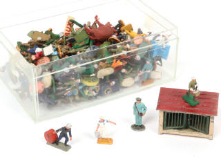 Lot 12 - DIVERS (100)