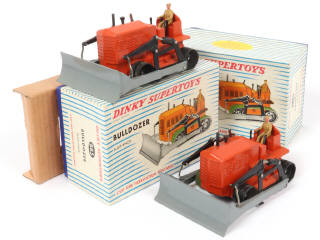 Lot 335 - DINKY TOYS (FRANCE) (2)