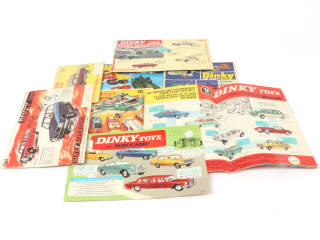 Lot 281 - DINKY TOYS (8)