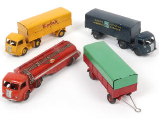 Lot 352 - DINKY TOYS (FRANCE) (4)