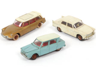 Lot 342 - DINKY TOYS (FRANCE) (3)