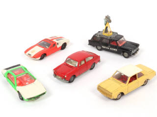 Lot 272 - DINKY TOYS (GB) (5)