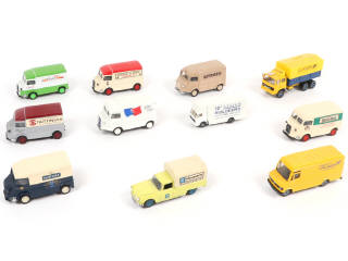 Lot 380 - DIVERS (11)