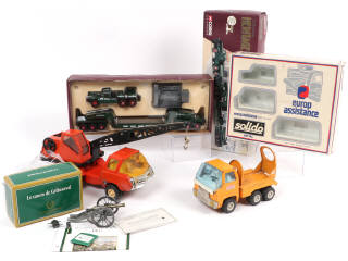 Lot 30 - DIVERS (5)