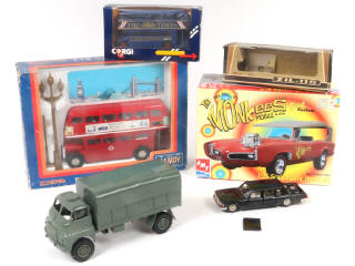 Lot 359 - DIVERS (6)