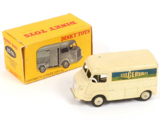 Lot 129 - DINKY TOYS (FRANCE) (1)