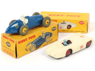 Lot 177 - DINKY TOYS (GB) (2)