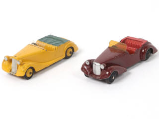 Lot 175 - DINKY TOYS (GB) (2)