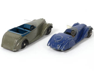 Lot 174 - DINKY TOYS (GB) (2)