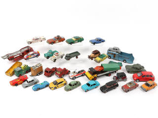 Lot 425 - DIVERS (35)