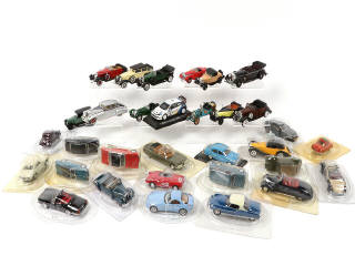 Lot 336 - DIVERS (32)