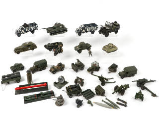 Lot 423 - DIVERS (30)