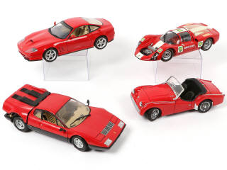 Lot 8 - DIVERS (4)