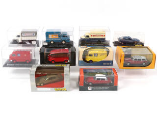 Lot 239 - DIVERS (10)