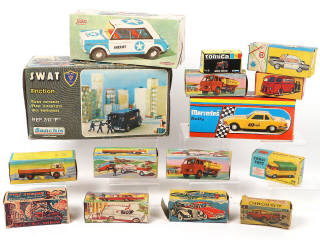 Lot 319 - DIVERS (15)